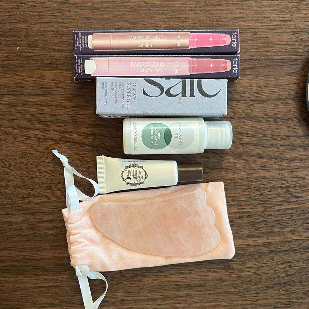 LOT- Tarte, Saie, Laura Mercier, Eloise, YC collection, TYS Beauty - Picture 3 of 6